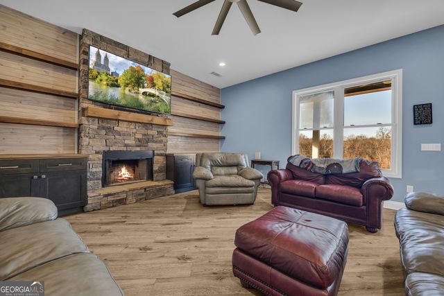 249 Hunters Creek Trail, Toccoa, GA 30577