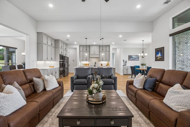 215 Cooper Lane, Van Alstyne, TX 75495