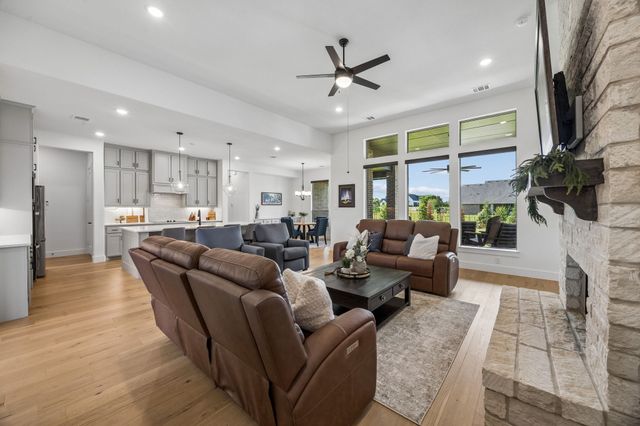215 Cooper Lane, Van Alstyne, TX 75495