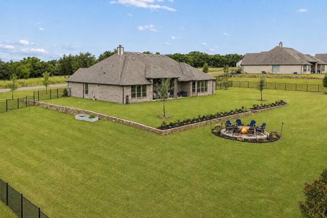 215 Cooper Lane, Van Alstyne, TX 75495