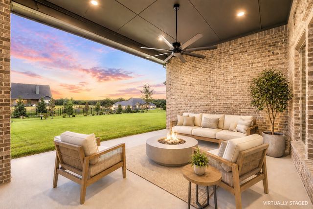 215 Cooper Lane, Van Alstyne, TX 75495