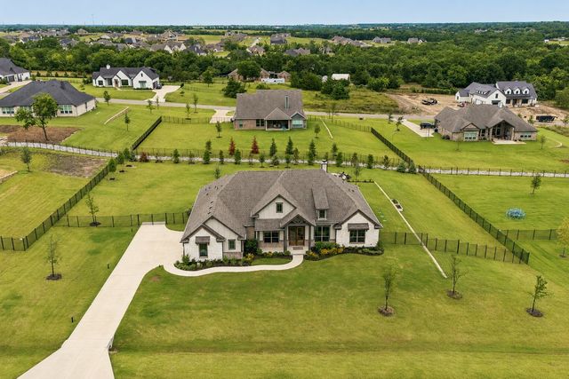 215 Cooper Lane, Van Alstyne, TX 75495