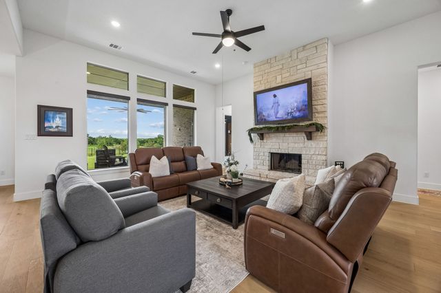 215 Cooper Lane, Van Alstyne, TX 75495