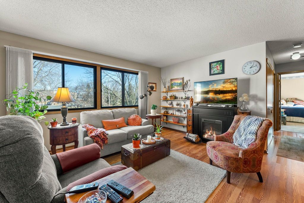 4245 Centerville Road, Vadnais Heights, MN 55127