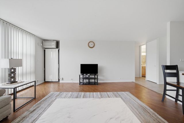 2605 S Indiana Avenue 304, Chicago, IL 60616
