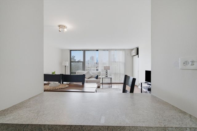 2605 S Indiana Avenue 304, Chicago, IL 60616
