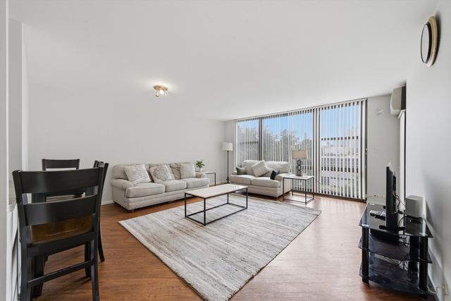 2605 S Indiana Avenue 304, Chicago, IL 60616
