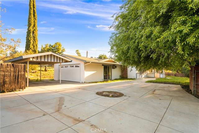 28492 Lilac Road, Valley Center, CA 92082