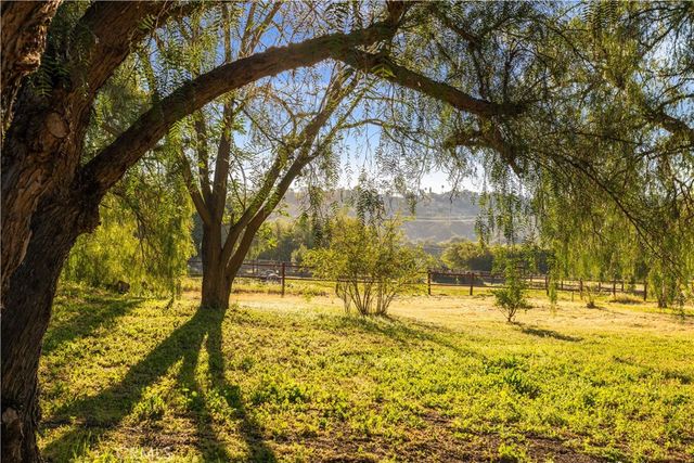 28492 Lilac Road, Valley Center, CA 92082