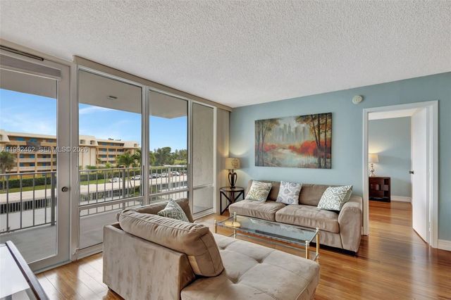 336 Golfview Rd 311, North Palm Beach, FL 33408