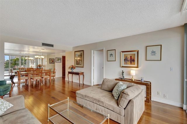 336 Golfview Rd 311, North Palm Beach, FL 33408