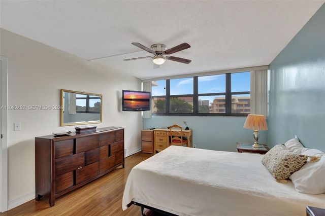 336 Golfview Rd 311, North Palm Beach, FL 33408