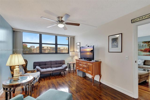 336 Golfview Rd 311, North Palm Beach, FL 33408