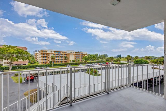 336 Golfview Rd 311, North Palm Beach, FL 33408