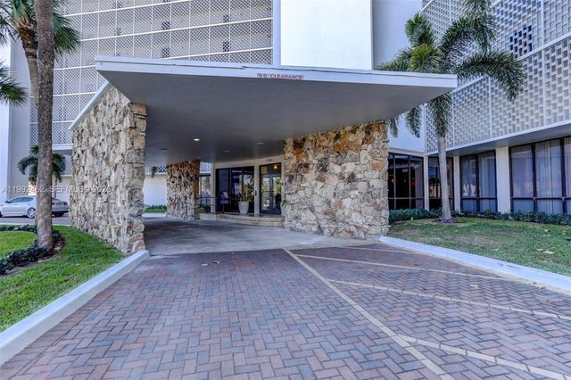 336 Golfview Rd 311, North Palm Beach, FL 33408