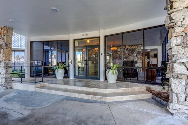 336 Golfview Rd 311, North Palm Beach, FL 33408