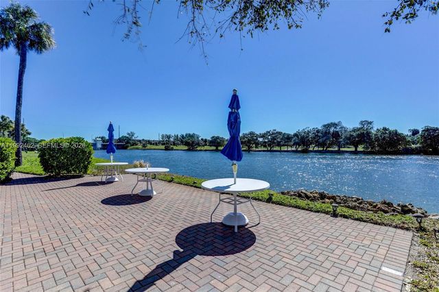 336 Golfview Rd 311, North Palm Beach, FL 33408