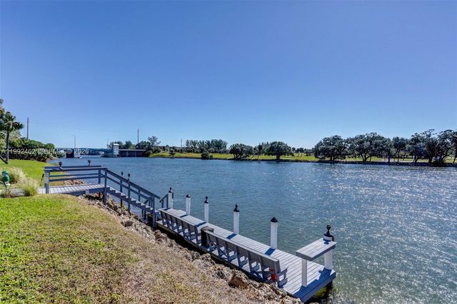 336 Golfview Rd 311, North Palm Beach, FL 33408