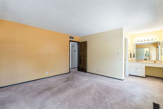 2211 Portavela Street, Santa Fe, NM 87505