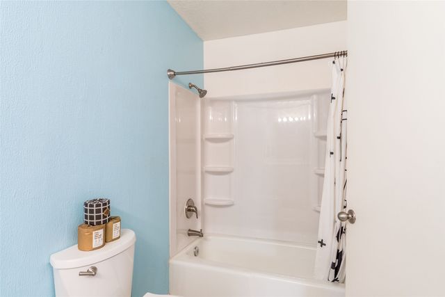 2211 Portavela Street, Santa Fe, NM 87505