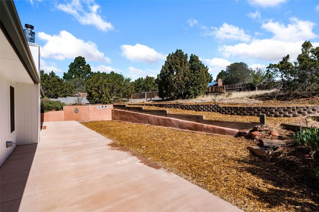2211 Portavela Street, Santa Fe, NM 87505
