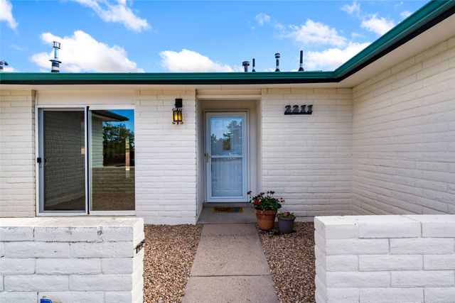2211 Portavela Street, Santa Fe, NM 87505