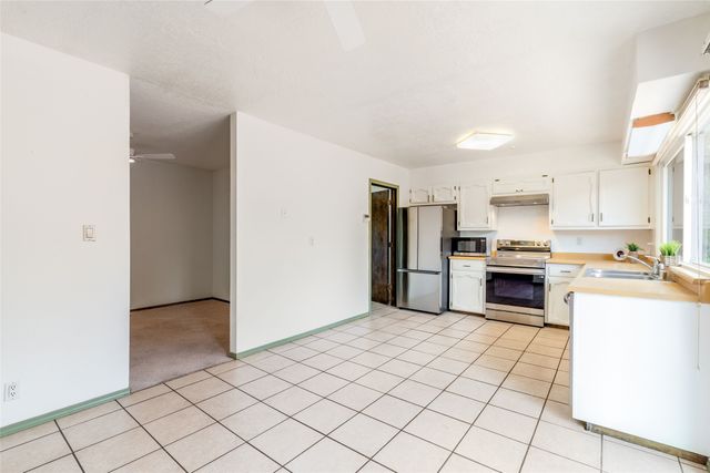 2211 Portavela Street, Santa Fe, NM 87505