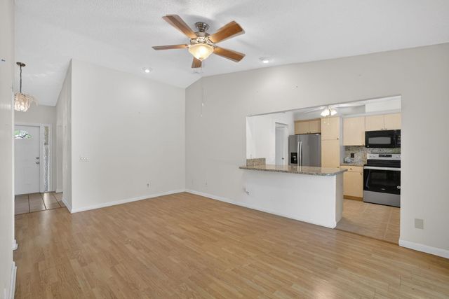 2551 NW 98th Terrace, Coral Springs, FL 33065