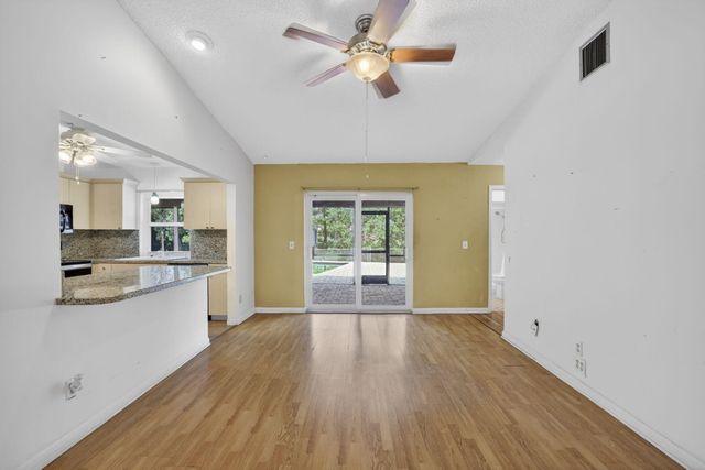 2551 NW 98th Terrace, Coral Springs, FL 33065