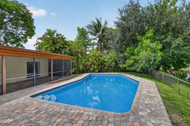 2551 NW 98th Terrace, Coral Springs, FL 33065