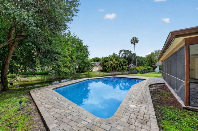 2551 NW 98th Terrace, Coral Springs, FL 33065