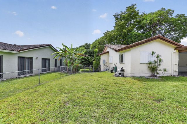 2551 NW 98th Terrace, Coral Springs, FL 33065