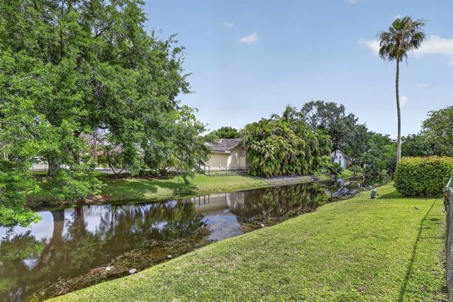 2551 NW 98th Terrace, Coral Springs, FL 33065