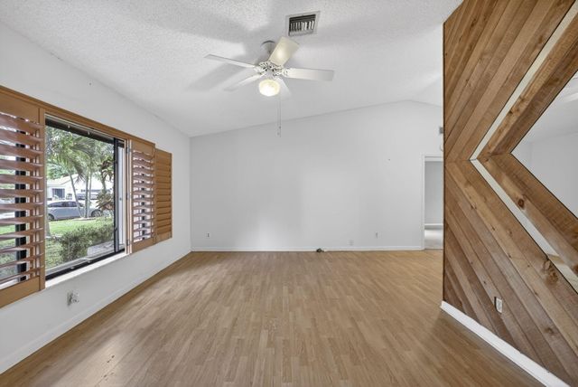 2551 NW 98th Terrace, Coral Springs, FL 33065