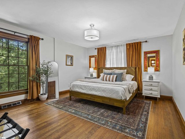 15 Lake Circle Drive, Greenville, SC 29609