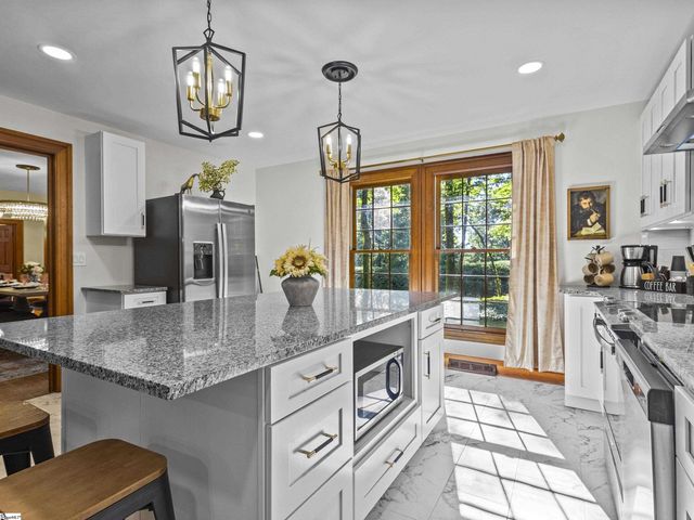 15 Lake Circle Drive, Greenville, SC 29609