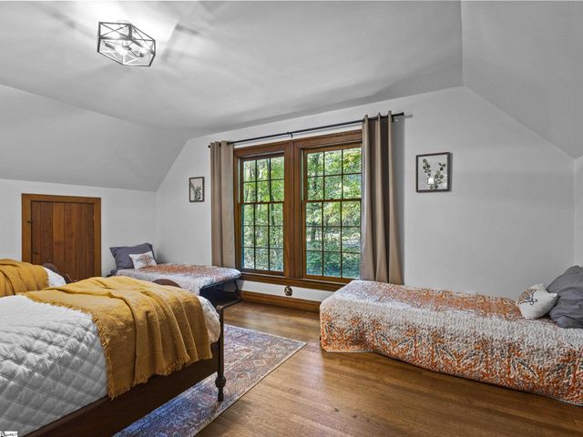 15 Lake Circle Drive, Greenville, SC 29609