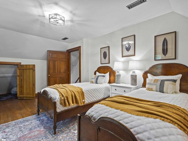 15 Lake Circle Drive, Greenville, SC 29609