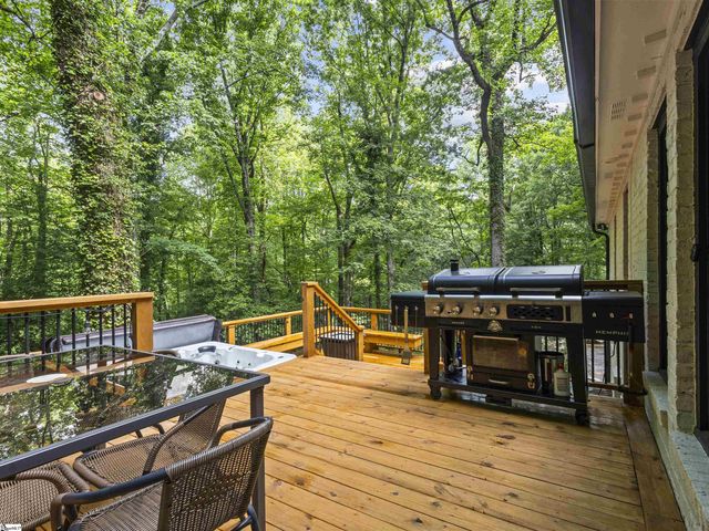 15 Lake Circle Drive, Greenville, SC 29609