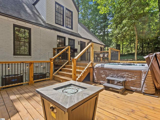 15 Lake Circle Drive, Greenville, SC 29609