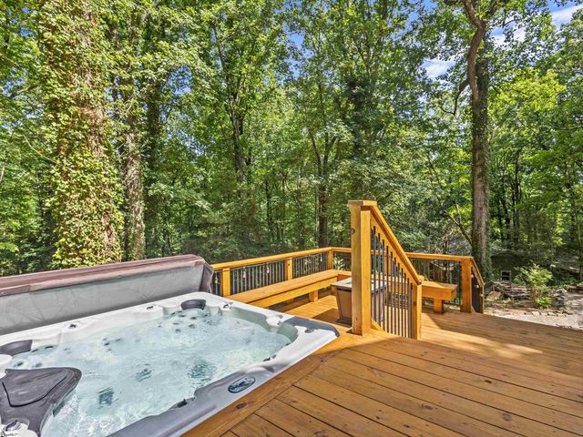 15 Lake Circle Drive, Greenville, SC 29609