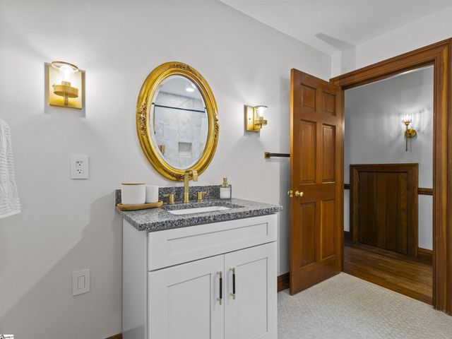 15 Lake Circle Drive, Greenville, SC 29609