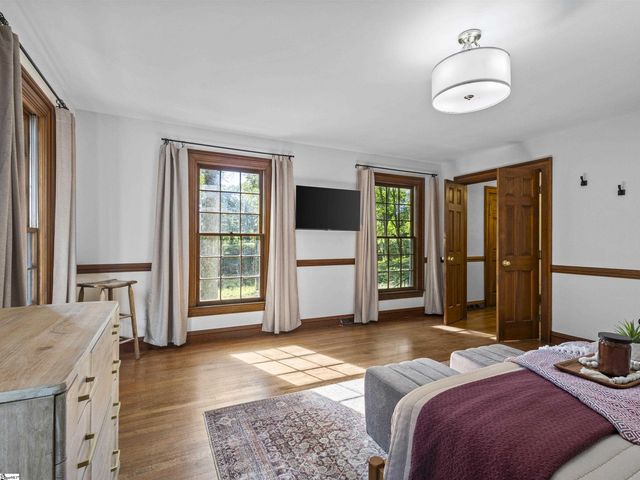 15 Lake Circle Drive, Greenville, SC 29609