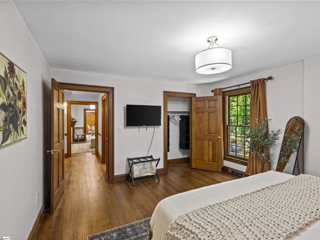 15 Lake Circle Drive, Greenville, SC 29609