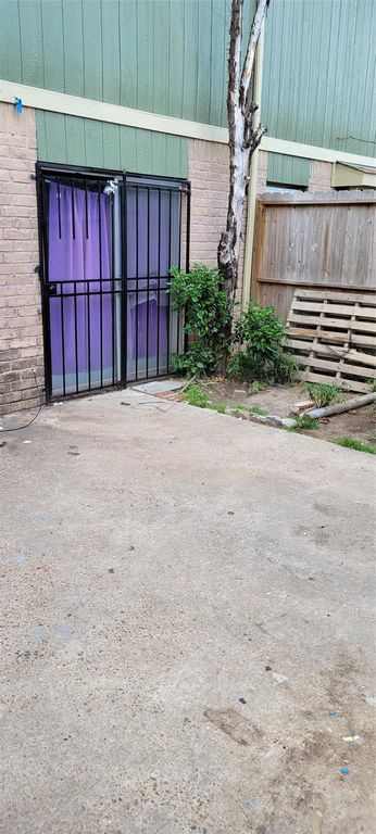 137 Casa Grande Drive 137, Houston, TX 77060