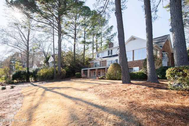 90 Lake Shore Drive, Pinehurst, NC 28374