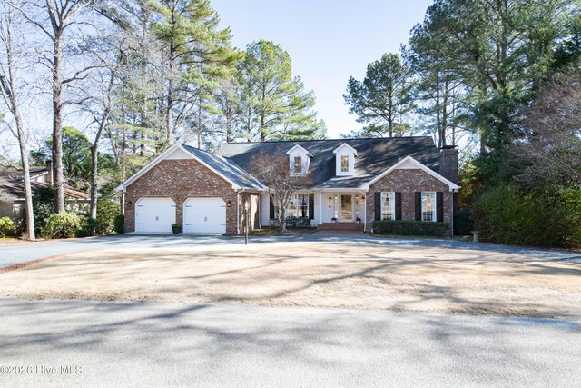 90 Lake Shore Drive, Pinehurst, NC 28374