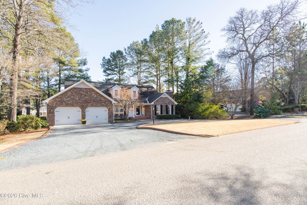 Image 2 of property listing at 90 Lake Shore Drive, Pinehurst, NC 28374