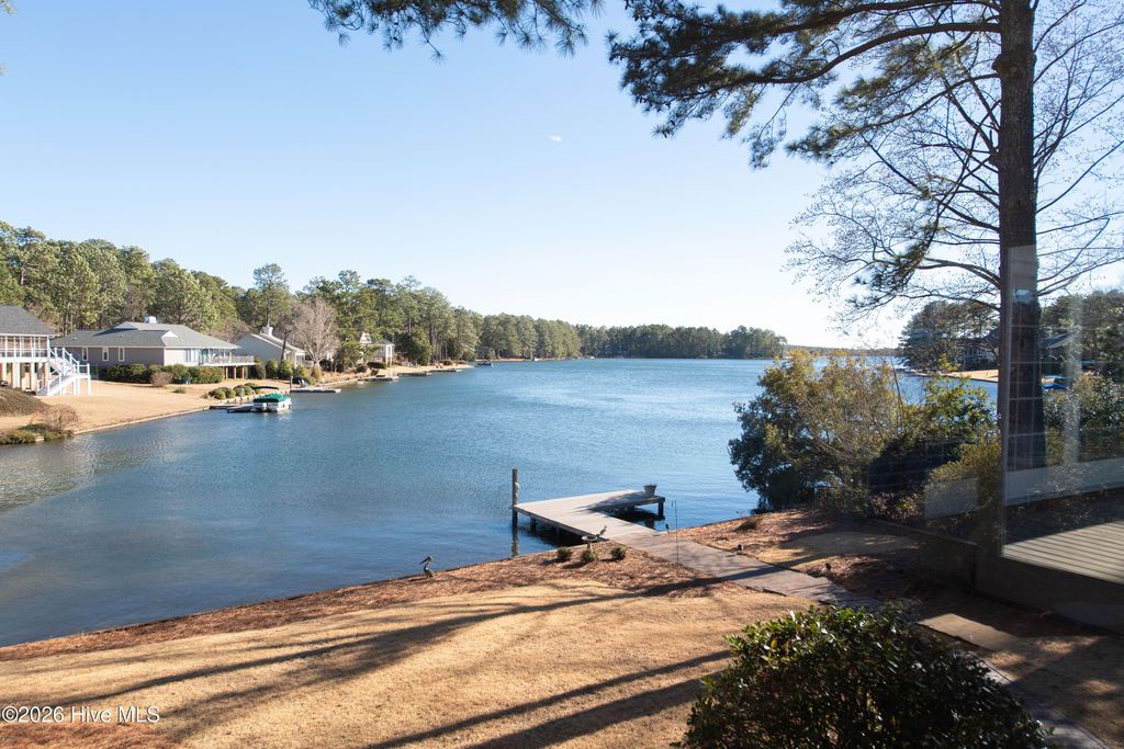 Image 29 of property listing at 90 Lake Shore Drive, Pinehurst, NC 28374