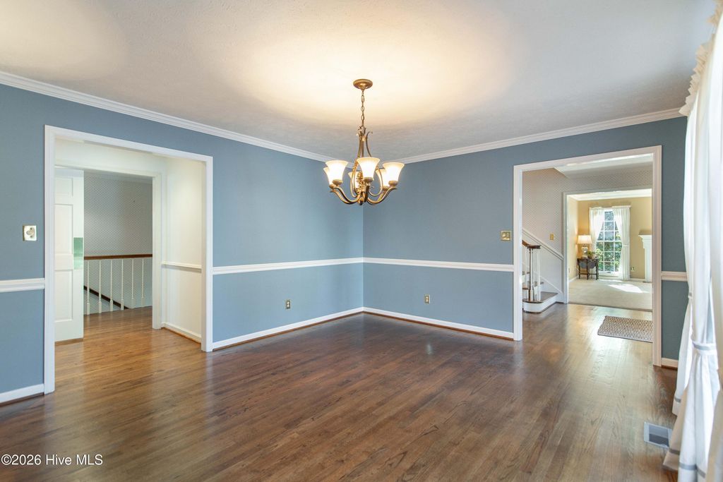 Image 7 of property listing at 90 Lake Shore Drive, Pinehurst, NC 28374